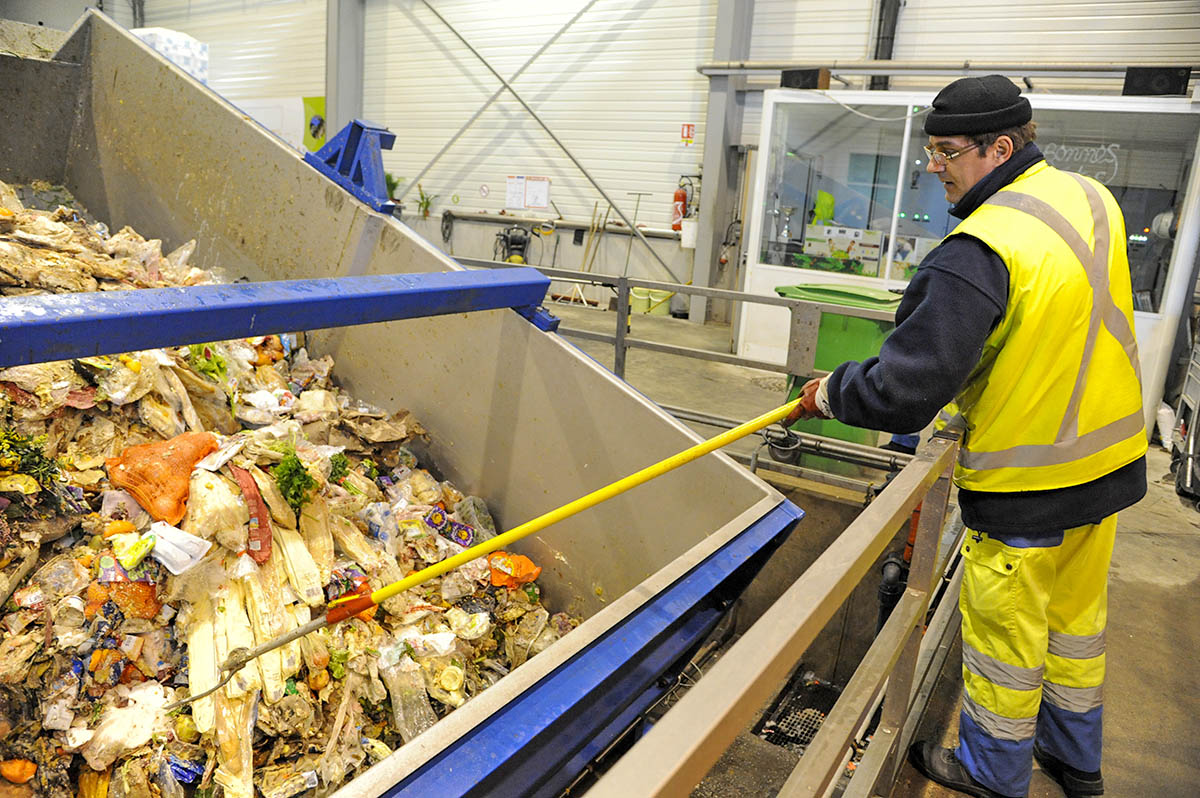 Parlamentul European introduce noi reguli pentru reducerea risipei alimentare şi reciclarea deşeurilor textile 1 20120117 recycling bio waste 192 site